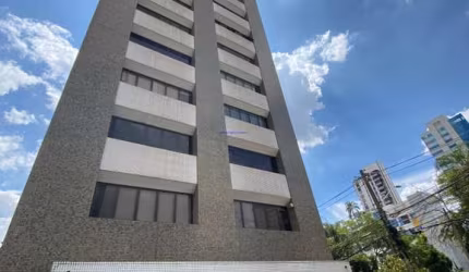 Conjunto Comercial 90.12m², 01 banheiro e 01 vaga na garagem.  Condomínio com recepção e segurança.  Excelente localização