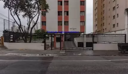 Aparatmento Studio MOBILIADO 26m², 01 dormitorio, 01 banheiro e 01 vaga na garagem.  Condomínio com portaria e segurança.   Excelente localização