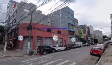 Predio 617m² e 04 banheiros.  Excelente localização entre as Ruas Canindé, Hannemann e Carnot.