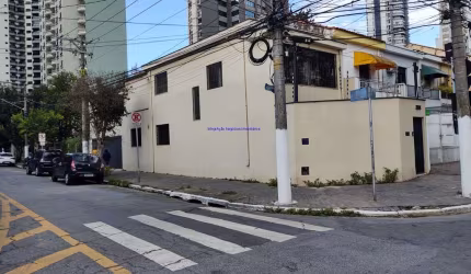 Casa 190m², 03 dormitórios (sendo 01 suíte), 04 banheiros e 02 vagas de garagem.  Excelente localização entre as Ruas Morgado de Mateus, Nakaya