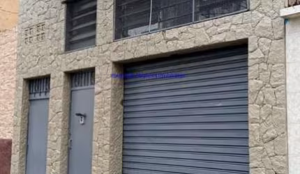 Galpão 240m², 02 banheiros e 01 vaga na garagem.  Excelente localização entre as Ruas Conselheiro Carrão, Rui Barbosa e Manuel Dutra