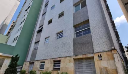 Apartamento 35m², 01 dormitório, 01 banheiro e 01 vaga na garagem.  Condomínio com portaria 24hrs.  Excelente localização