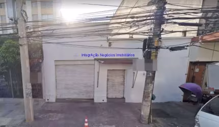 Loja 500m², 01 banheiro.  Excelente localização entre as Ruas Professor João Arruda, Monte Alegre e Alto das Perdizes; Próximo da estação do metrô