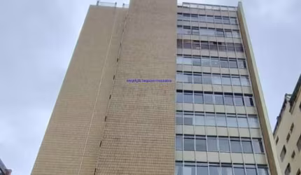 Apartamento 155m², 03 dormitórios (sendo 02 suítes), 03 banheiros e 02 vagas de garagem.  Condomínio com portaria e segurança e academia.  Excelente