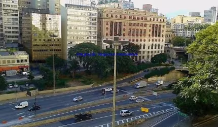 Apartamento Studio 25m², 01 dormitório e 01 banheiro.   Condomínio com portaria e segurança.  Excelente localização