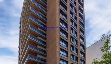 Apartamento 222m², 03 dormitórios (sendo  suítes), 04 banheiros e 02 vagas de garagem; (Fotos Ilustrativas).  Condomínio com portaria, segurança