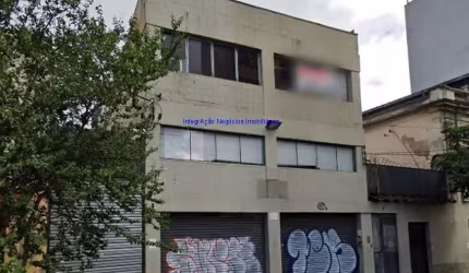 Galpão 1.000m² e 09 banheiros.  Excelente localização entre as Alamedas Barão de Limeira, Glete e Rua Barão de Campinas; Próximo da estação do metrô