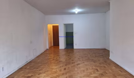 Condomínio com área comum na cobertura para convívio social e salão de festa no condomínio, além de portaria e segurança.