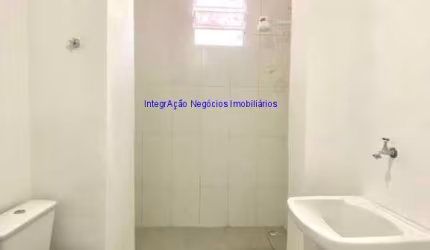 Apartamento Studio 30m², 01 dormitório e 01 banheiro.  Condomínio com portaria e segurança.  Excelente localização