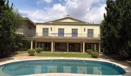 Casa  960,40m², 07 dormitórios, 10 banheiros e 05 vagas de garagem  Excelente localização