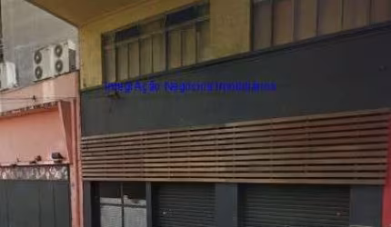 Loja 255m² e 06 banheiros.    Excelente localização á 6 minutos andando para a estação do metrô  Republica; Entre a Avenida São João