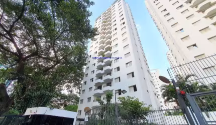 Apartamento 55m², 02 dormitórios, 02 banheiros e 01 vaga na garagem.  Condomínio com portaria 24hrs e jardim.  Excelente localização á 10 minutos anda