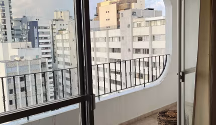 Lindo e amplo apartamento com excelente localização em Perdizes.