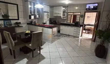 Casa com 3 dormitórios à venda, 212 m² por R$ 680.000,00 - Vila Novo Horizonte - Goiânia/GO