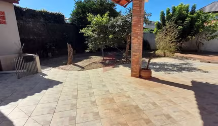 Casa com 4 quartos à venda na Rua Edinei de Lima Godoy, 891, Pineville, Pinhais, 380 m2 por R$ 1.500.000