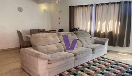 Casa Sobreposta com pé direito duplo