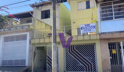 Casa assobradada espaçosa