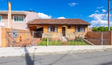 CASA RESIDENCIAL COM POTECIAL PARA FAZER TOTALMENTE TERREA