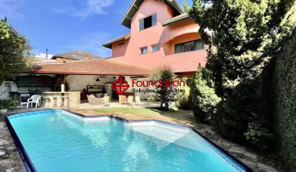 Cond São Paulo II - Linda c/ 4 suítes, lareira, gourmet e piscina!