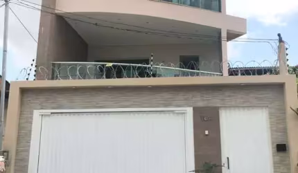 PRÉDIO RESIDENCIAL DE 2 PAVIMENTOS E COM 2 APARTAMENTOS NA MARAMBAIA! ÀREA PRIVATIVA DE 528M² - 1 APARTAMENTO POR ANDAR. 04 VAGAS DE GARAGEM. NASCENTE