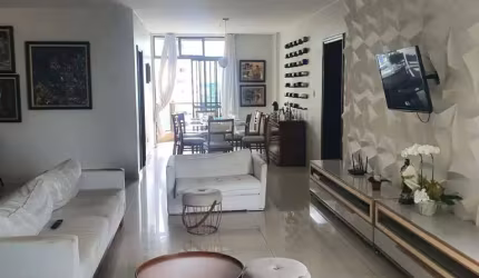 APARTAMENTO COM 4 SUÍTES NO BAIRRO DE BATISTA CAMPOS! ÁREA PRIVATIVA DE 270M². 02 VAGAS DE GARAGEM. NASCENTE.