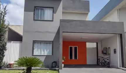 CASA DE 2 PAVIMENTOS EM CONDOMÍNIO FECHADO COM 5 QUARTOS SENDO 4 SUÍTES! ÁREA PRIVATIVA DE 250M². 01 VAGA DE GARAGEM. NASCENTE.
