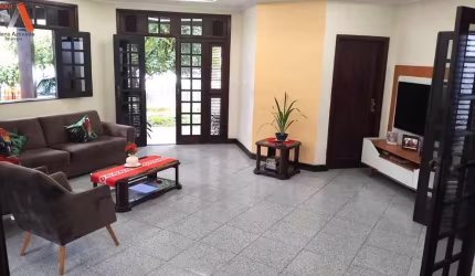 -COP 30 - CASA DE 2 PAVIMENTOS COM 4 SUÍTES NA AV. JOÃO PAULO II. -ÁREA PRIVATIVA DE 300M³. -ÁREA TOTAL DE 480M². -02 VAGAS DE GARAGEM.