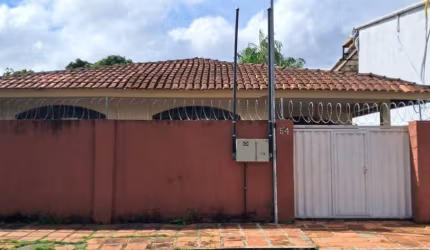 -COP 30 - CASA  3 QUARTOS SENDO 2 SUÍTES NO CONJUNTO MAREX BAIRRO DE VAL DE CÃES! -ÁREA TOTAL DE 624M². -03 VAGAS DE GARAGEM. -NASCENTE.