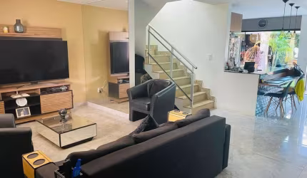 -COP 30 - CASA DE 2 PAVIMENTOS MOBILIADA NO CONDOMÍNIO FECHADO GREENVILLE 2! -ÁREA PRIVATIVA DE 620M². -ÁREA TOTASL DE 510M².