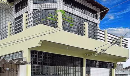 -COP 30 - CASA DE 3 PAVIMENTOS  COM 3 SUÍTES NO PANORAMA  XXI. -02 VAGAS DE GARAGEM. -NASCENTE E POENTE.