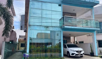 CASA DE 2 PAVIMENTOS COM 4 SUÍTES NO CONDOMÍNIO CIDADE JARDIM 2! ÁREA PRIVATIVA DE 320M². 01 VAGA DE GARAGEM.
