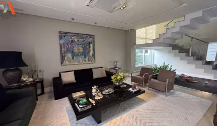 -COP 30 - CASA DE 2 PAVIMENTOS COM 4 SUÍTES + GABINETE NO CONDOMÍNIO ÁGUA CRISTAL! -ÁREA PRIVATIVA: 950M². -03 VAGAS DE GARAGEM.