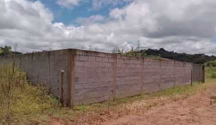 Terreno de 800 Metros para chacara ou sitio ja murado