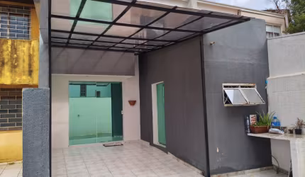 Sobrado em Condomínio Fechado com 2 Quartos, 1 vaga – Pronto para Morar!