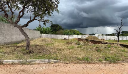 Lote 400 m2  no Av. do Ipês próximo a Rua São Francisco - PONTE ALTA