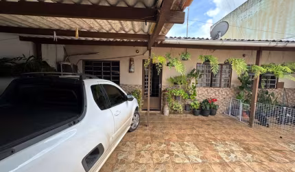Casa 3 Quartos e 1 suíte - frente a Alagados
