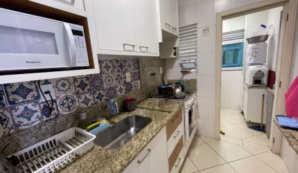 Apartamento 02 dormitórios  50 metros mar