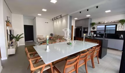 Sobrado com 3 dormitórios à venda, 190 m² por R$ 1.490.000 - Abussafe - Londrina/PR
