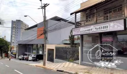 CENTRO- EM FRENTE A ACADEMIA MARATHON