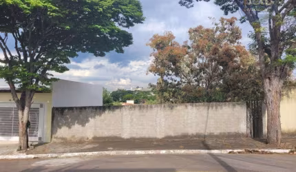Terreno em excelente localização, em bairro arborizado próximo ao shopping