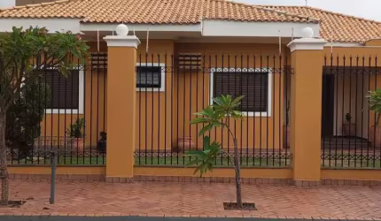 Casa para Venda em Cuiabá, Jardim Independência, 3 dormitórios, 1 suíte, 2 banheiros, 2 vagas