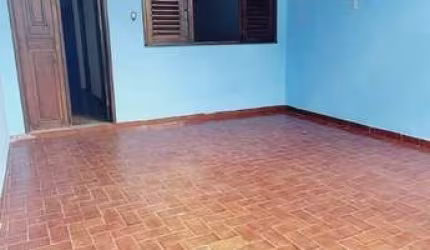 EXCELENTE CASA NA LIBERADE ótima localização,  Nascente , garagem , reformada e próximo a ponto de