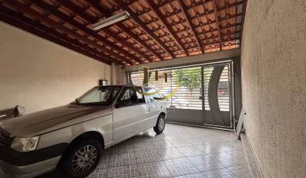 Imperdível: Casa à venda em Americana-SP, no Parque das Nações, com 3 quartos, 1 suíte, 2 salas, 2 banheiros, 2 vagas e 123m².