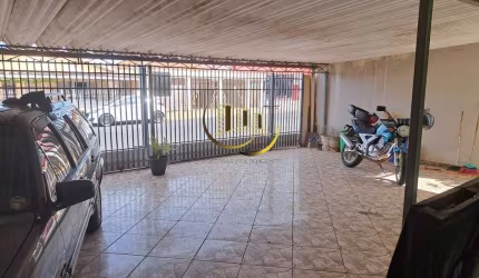 Casa à venda em Americana-SP, Cidade Jardim II: 3 quartos, 1 sala, 1 banheiro, 4 vagas de garagem!