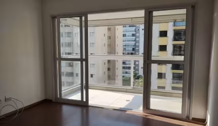 Apartamento seminovo próximo ao Metrô Praça da Árvore