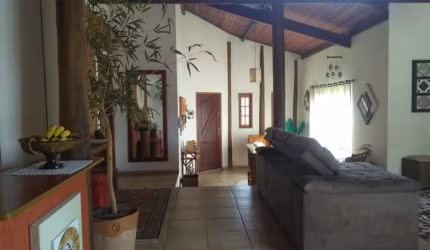 Linda casa perto da av. Vital Brasil
