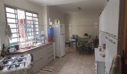 Casa 4 dormitórios perto da Vital Brasil