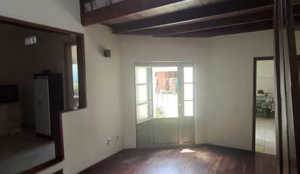 Casa 4 dormitórios perto da Vital Brasil