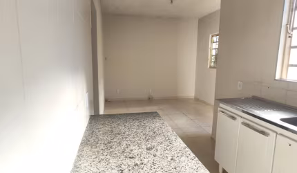 Casa 02 dormitórios no Jardim Itamarati