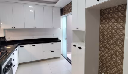 Casa com 2 dormitórios no Jardim Cambuí